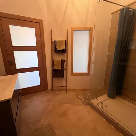 Pilgrims Rest - Nova De Cerveira - - - Al *