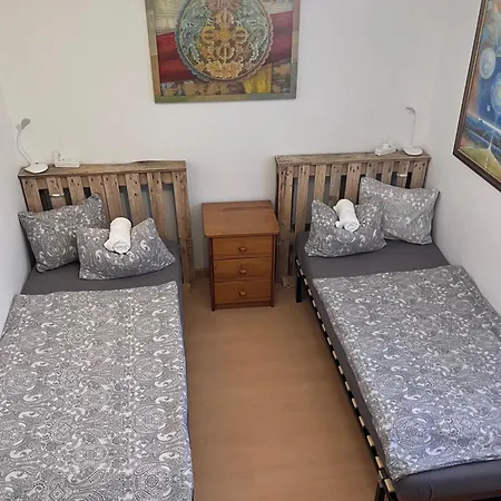 Pilgrims Rest - Nova De Cerveira - - - Al Hostel *