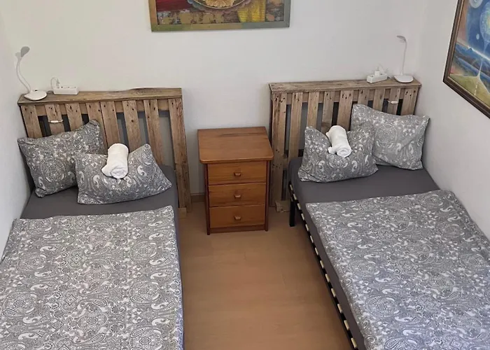 Pilgrims Rest - Nova De Cerveira - - - Al Hostel *